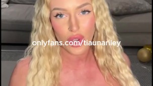 18YO Livestream Accidental Pussy Flash