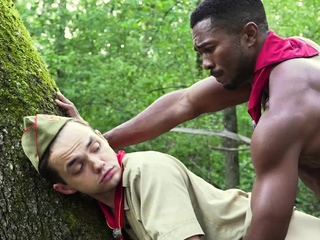 Marcus Rivers deepthroats Sean Xavier Big cock